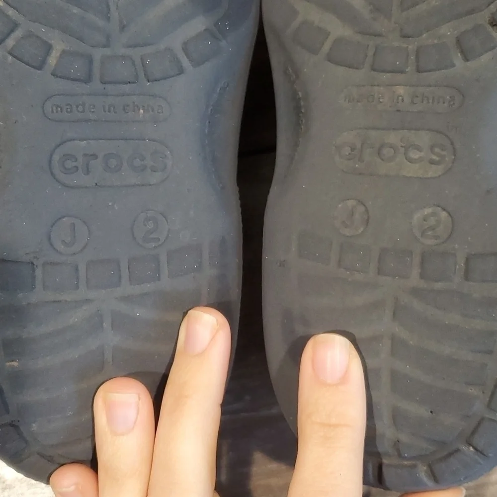 Crocs Sandals shoes clogs  sandals sz J2